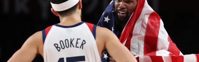 开云网站-布克：KD加盟证明我们过去几年的表现赢得了尊重