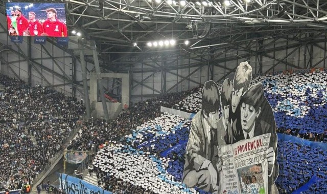 开云线上入口-友好，对阵利物浦前马赛主场看台打出致敬披头士的TIFO