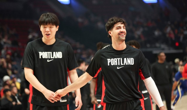 开云网站-杨瀚森：现在会用英文把队友逗得嘎嘎乐 具体内容不方便录音里说